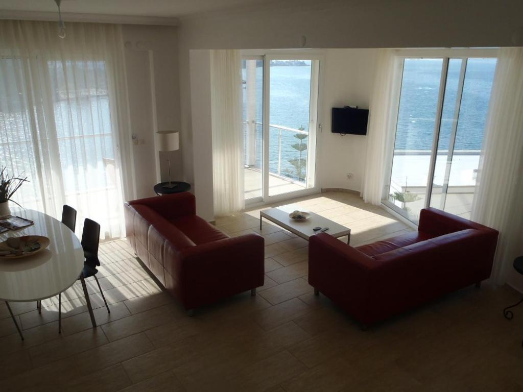 Marina View Residence Gulluk Luaran gambar