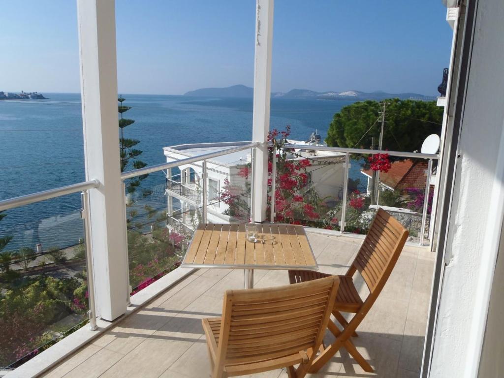 Marina View Residence Gulluk Luaran gambar